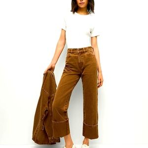 Veronica Beard straight leg cropped pants.